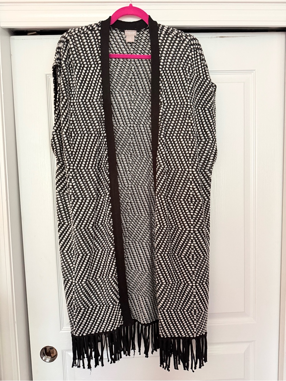 Chico’s Like New Black & White Geometric Knit Fringe Cardigan